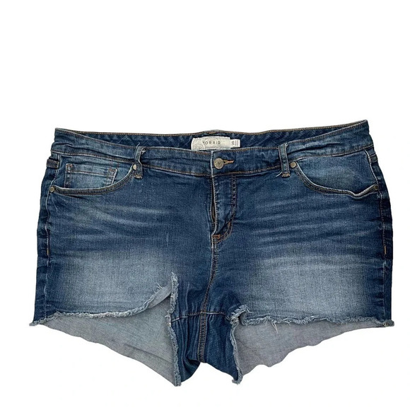 Torrid Frayed Hem Denim Shorts Size 20 - Picture 1 of 6
